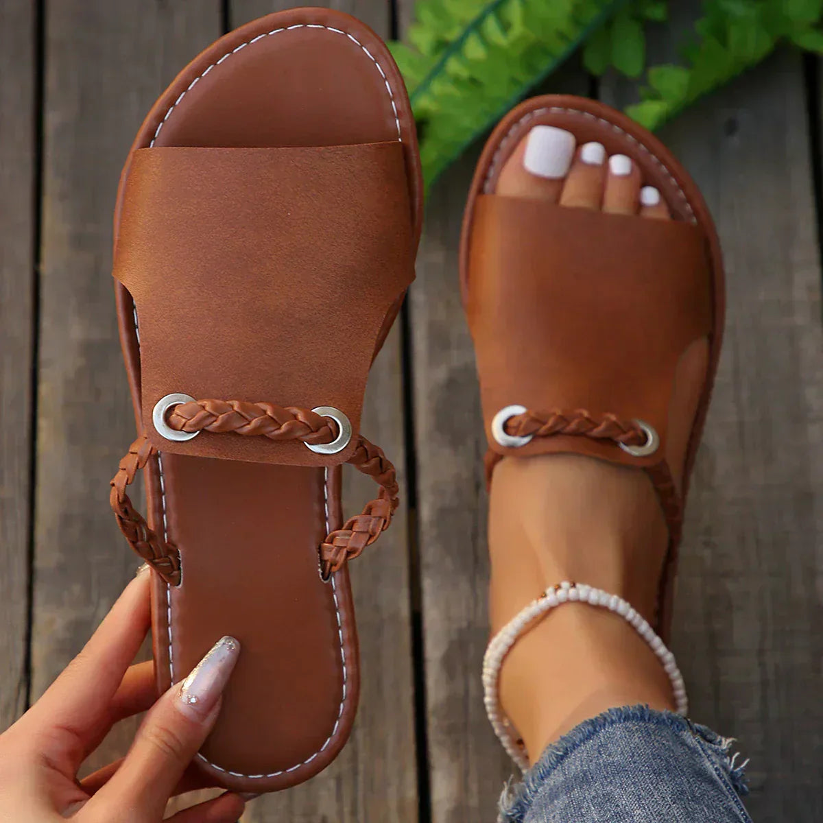 Nova™ Loop Sandals