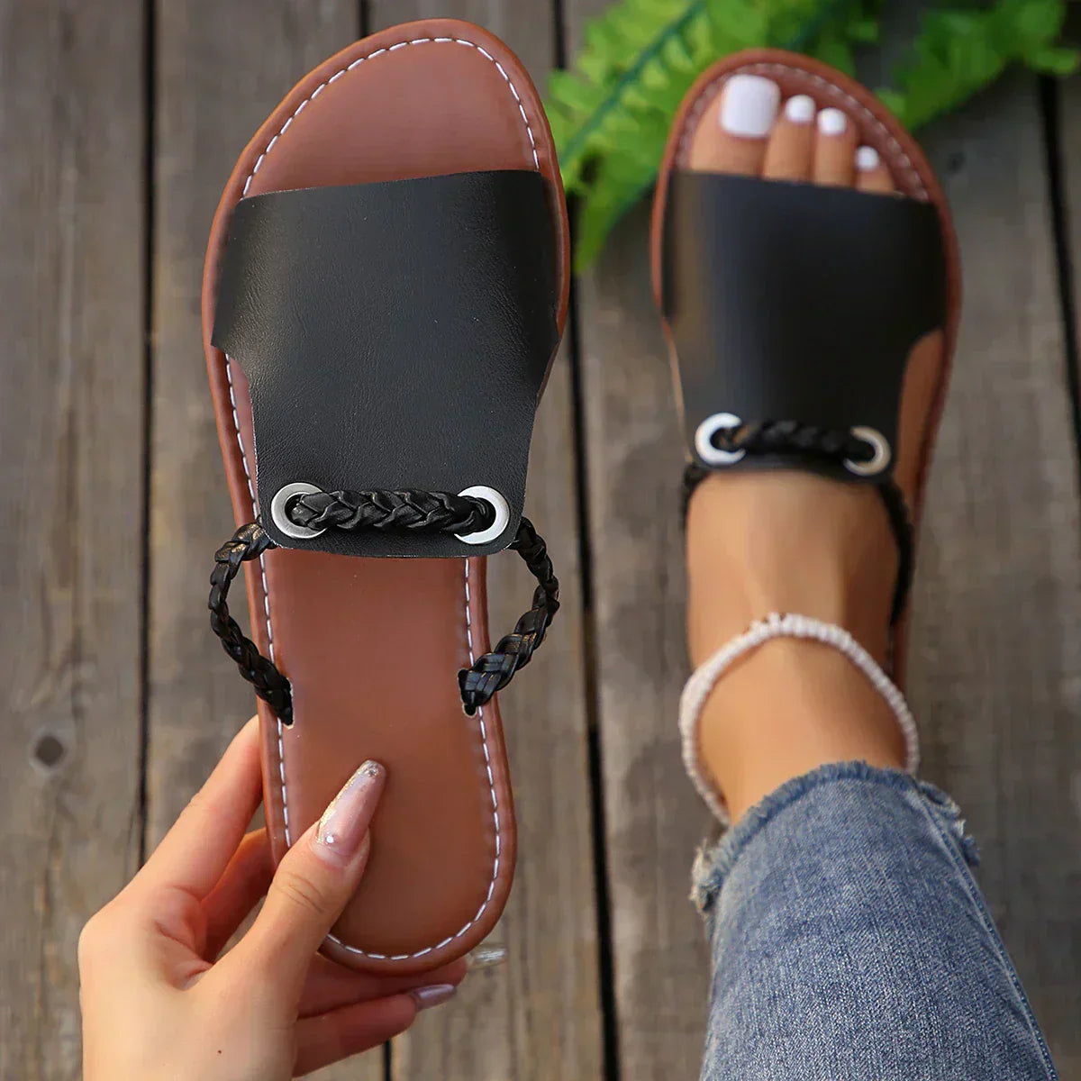Nova™ Loop Sandals